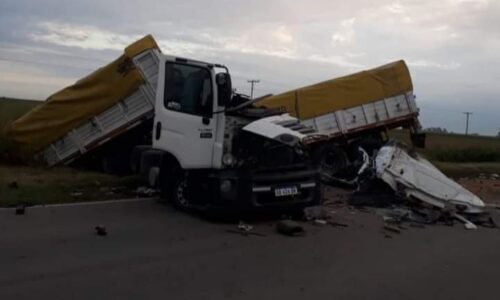 ACCIDENTE FATAL: CHOCARON DE FRENTE DOS CAMIONES Y MURIÓ UN JOVEN DE 23 AÑOS