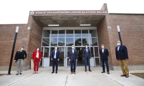 Schiaretti habilitó el ciclo lectivo 2021 en una nueva escuela