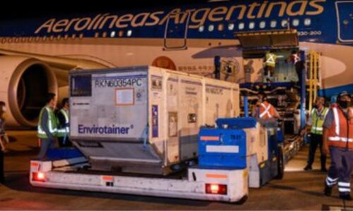 CÓRDOBA RECIBIÓ ESTE LUNES MÁS DE 40 MIL DOSIS DE LA VACUNA CHINA SINOPHARM