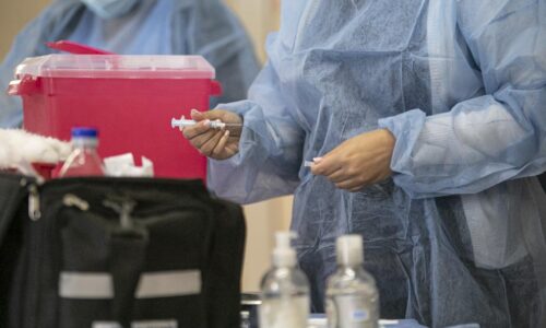 Este jueves se aplicaron 10.800 dosis en la provincia y marcó un récord diario de vacunación