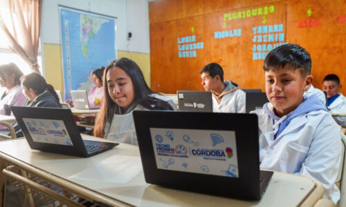 Las 871 escuelas rurales de Córdoba ya cuentan con internet satelital
