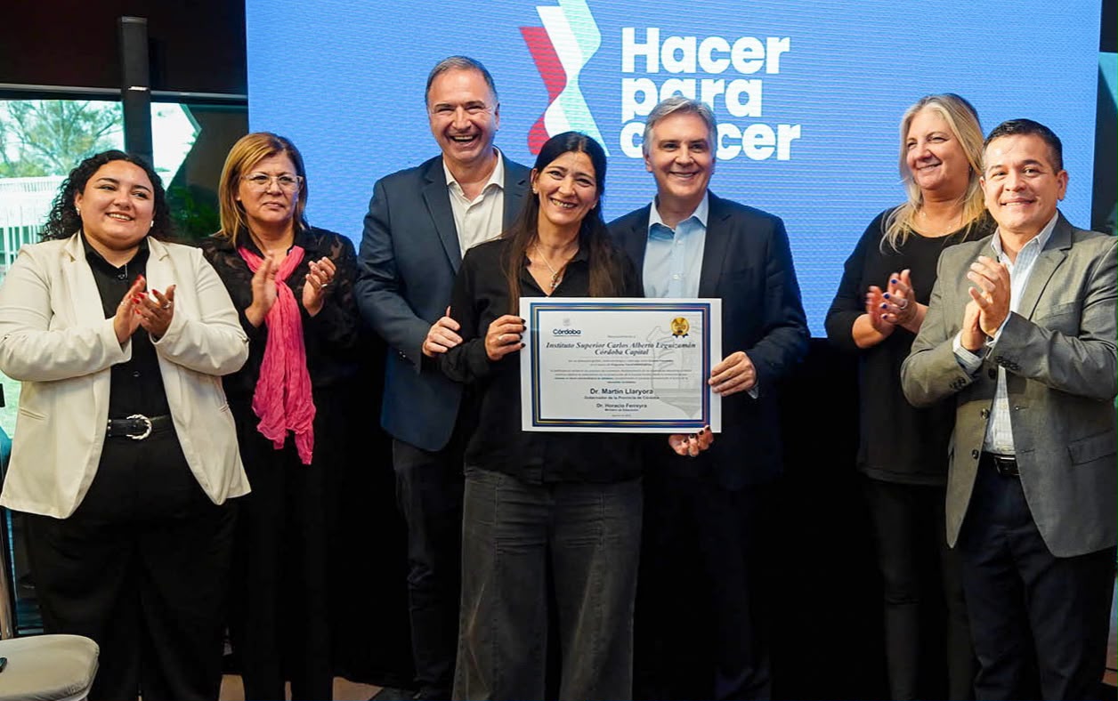 Llaryora reconoció a 60 Escuelas Precursoras que impulsan la transformación educativa en Córdoba